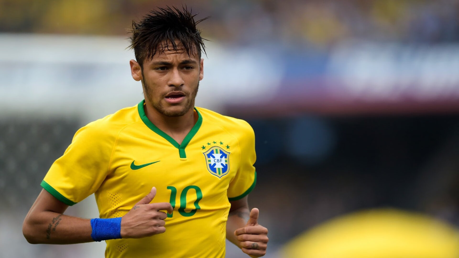 未来足球王者：新星在欧冠的崭露头角，未来足球十大潜力球星