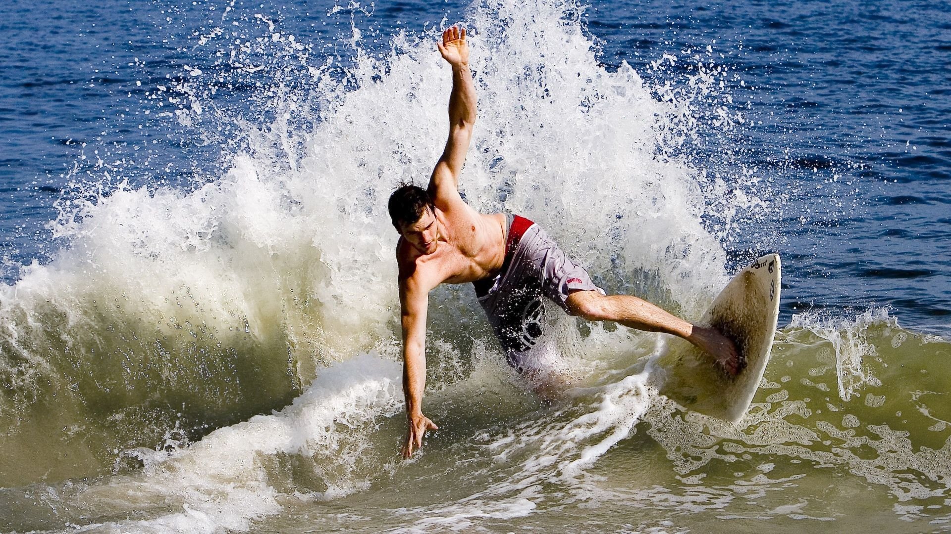 法国足球职业联赛竞争激烈,场面火爆,法国足球队2021